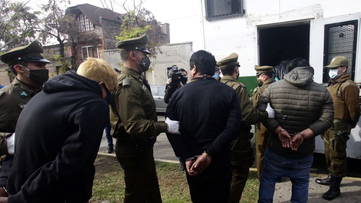 Cómo denunciar fiestas en cuarentena en Chile: números y vías de contacto con Minsal