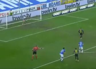 ¿Mal pateado o mérito del arquero? Así fue el penal que falló Alexis en su regreso