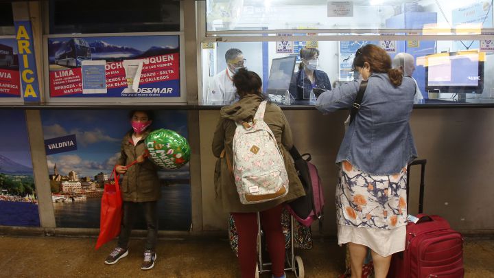 Permisos interregionales: ¿se puede viajar en fase 2 a otra región?