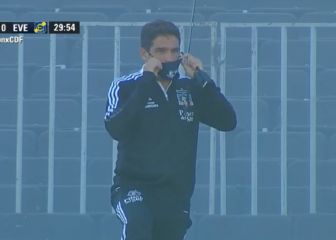 El uso de la radio y una tablet que generó críticas en Macul