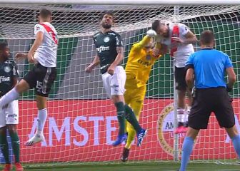 ¿Penal? El combo a Paulo Díaz que generó la gran polémica de la Libertadores