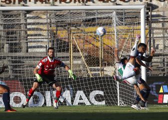 El golazo 'con calco' del 'Mago' Jiménez a la U