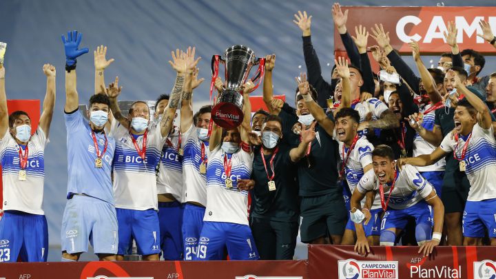 Palmarés y lista actualizada de campeones del fútbol chileno: la UC llega a 15 títulos