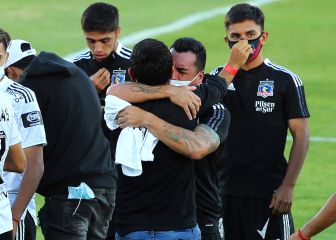 Barroso y Paredes encabezan lista de 10 jugadores que se van de Colo Colo