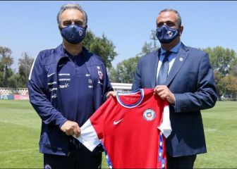 Lasarte adelanta cómo será la nómina de la Roja y la posición que más le preocupa