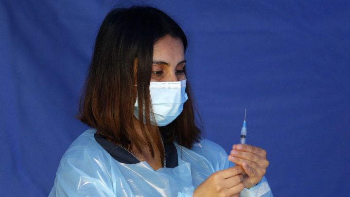 Vacunación para vocales de mesa: qué vacuna se pone, calendario y lugares de vacunación