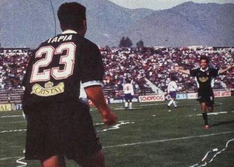 Este doblete de Tapia a la UC cumple 23 años: ¡golazos!