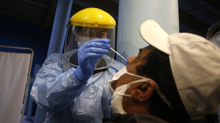 Curva y mapa de casos, contagios y muertes por región en Chile, hoy, martes 30 de marzo