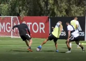 Las dos notables jugadas de Joan Cruz en la práctica de Colo Colo: ¡ruleta ante Gil!