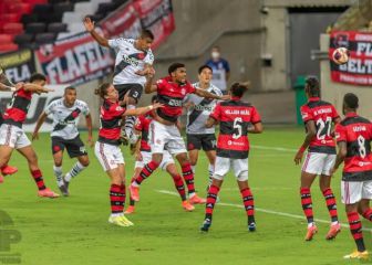 Flamengo, con Isla, cae en el clásico contra Vasco