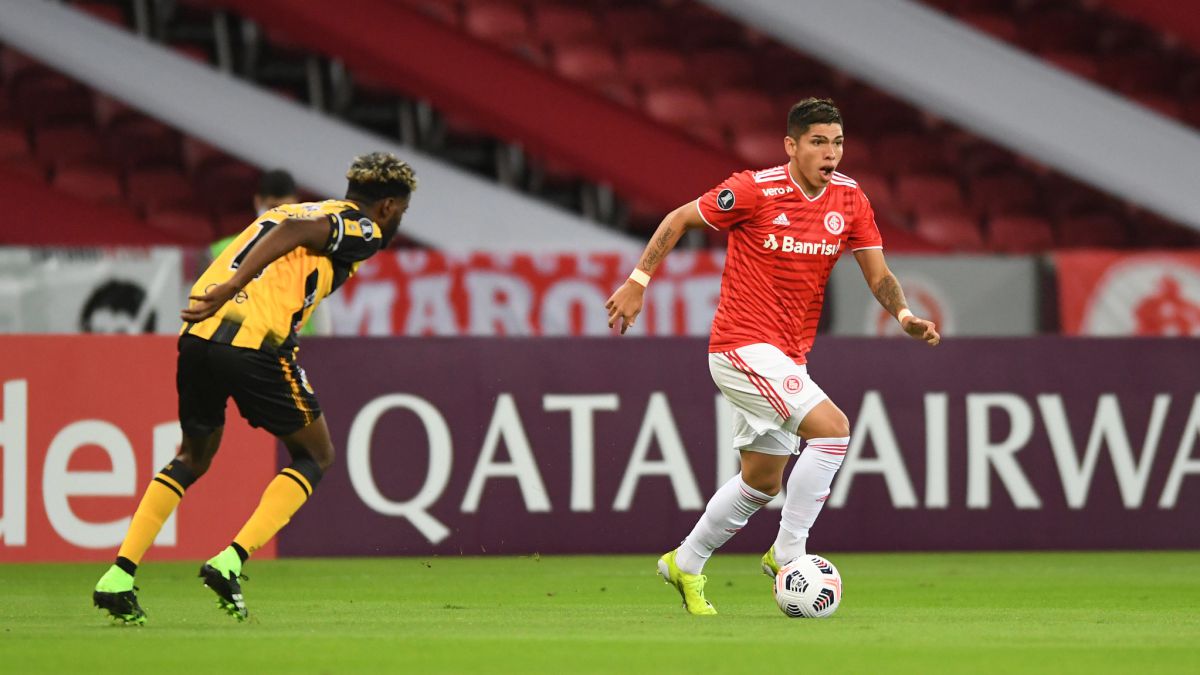 Carlos Palacios sufrió y fue expulsado en goleada del Inter - AS Chile
