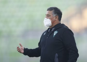 Ronald Fuentes deja la banca de Santiago Wanderers