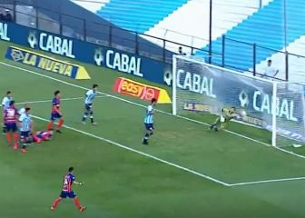 La espectacular atajada con que Arias brilló ante San Lorenzo