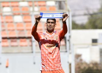 El festejo del goleador de Cobreloa con la bandera de Israel