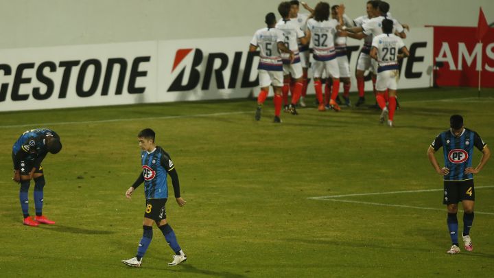 Huachipato sufre nueva goleada y se despide de la Sudamericana