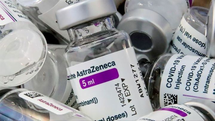 Minsal suspende segunda dosis de AstraZeneca: motivos, a quiénes afecta y qué pasa si tengo la primera