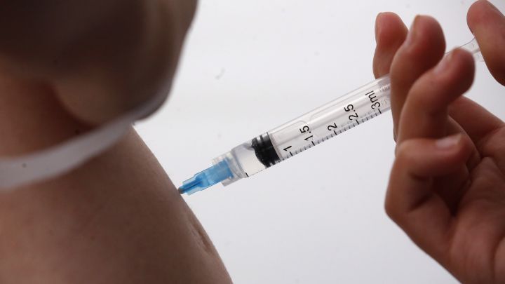 Cuarentena en la Región Metropolitana: cómo obtener el permiso para vacunarme si mi comuna está en fase 1