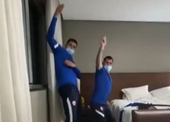 El cómico baile de Maripán y Medel antes de jugar con Bolivia