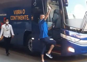 Con Vidal saludando: así fue la salida de la Roja a la práctica