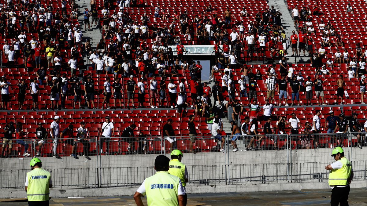 La autorización que impulsa la vuelta de público a los estadios - AS Chile