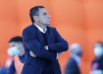 Poyet divide a Cruzados