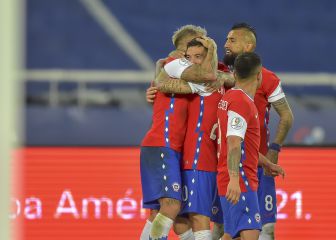 Conmebol definió a los árbitros de la triple fecha para la Roja