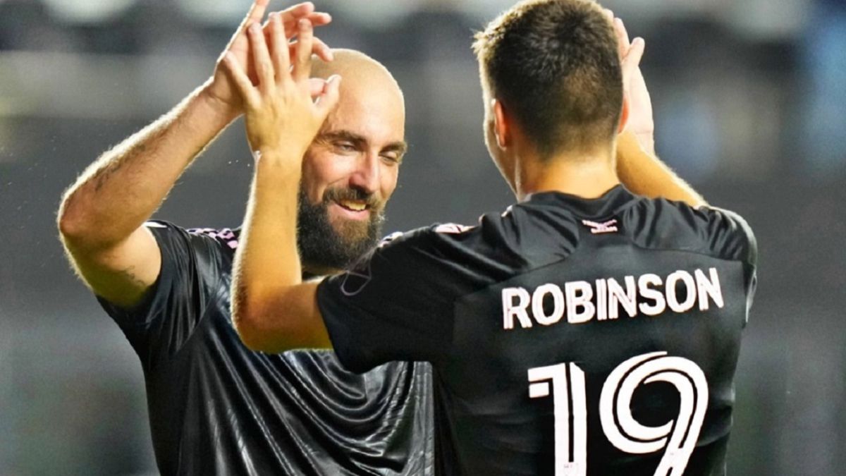 La gran temporada que acerca a Robbie Robinson a la Roja - Vimarsana News