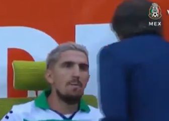 Botellazo, patada y 'pelea' con su DT: el enojo de Diego Valdés
