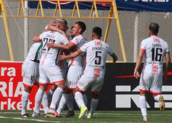Cobresal golea a Ñublense y se mete en puestos de copas