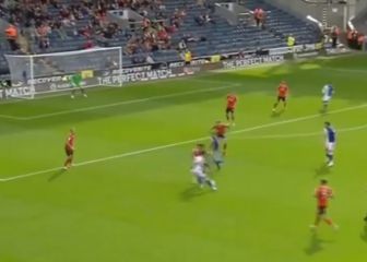 ¡Como un '10'! Brereton se lució con esta asistencia en el Blackburn
