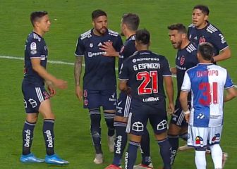 Espinoza y Arias protagonizaron un encontrón en pleno partido