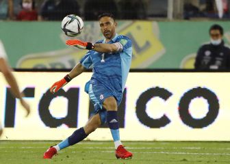 La histórica lista en que Claudio Bravo sigue escalando