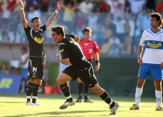 ¿Cuántos títulos más tiene Colo Colo que Católica en el fútbol profesional?