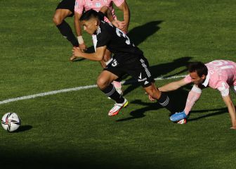Medel se saca la camiseta y llena de elogios a dos promesas albas