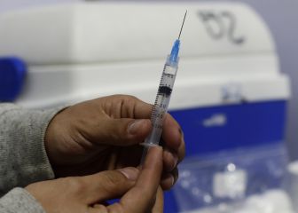 ¿Quién tiene que ponerse la tercera dosis y qué pasa con el Pase de Movilidad si no me la pongo?