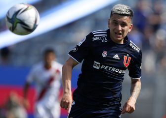 Rayados, marionetas y más amenazas: la barra de la U se ensaña con Aránguiz