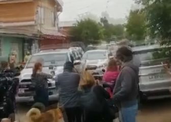 Vecinos de Lo Espejo funan a Kast en pleno acto de campaña