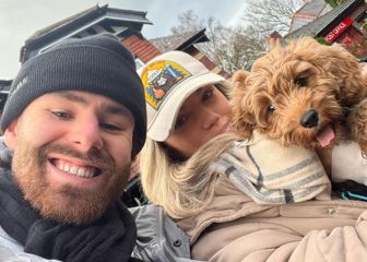 La foto navideña de Brereton y su novia que revienta las redes