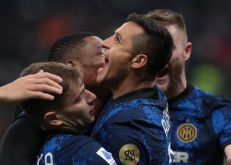 Alexis vuelve a festejar: figura y goleador para llegar al liderato