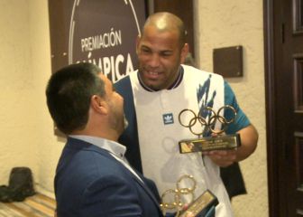 ¿El deportista chileno más querido? Todos quieren una foto con él