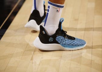 Las increíbles zapatillas que usó Curry para romper un récord en la NBA