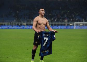 Inter muestra el premio que le entregó a Alexis por ser el mejor