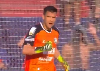 Las tres atajadas con que Toselli fue la gran figura en Argentina