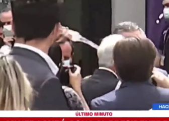 Le lanzaron agua al Presidente Piñera: ¡una botella en la cabeza!