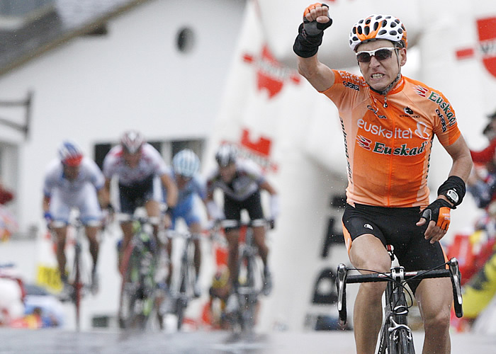 Igor Antón gana la segunda etapa y es nuevo líder