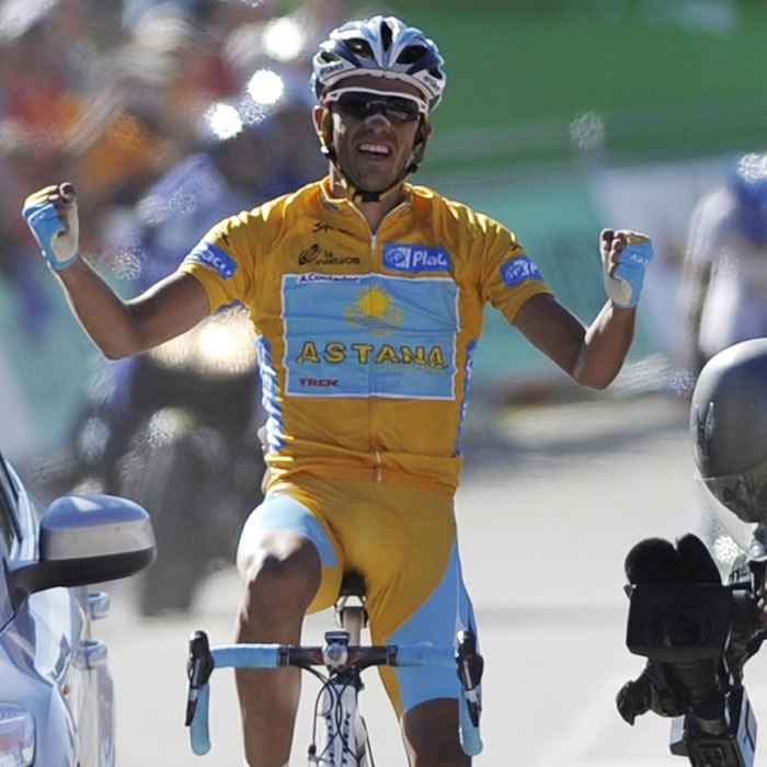 Contador repite victoria y consolida su liderato
