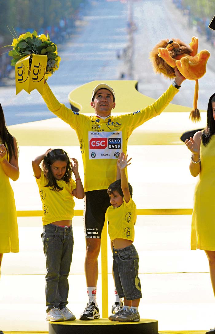 Carlos Sastre conquistó el Tour en Alpe d'Huez