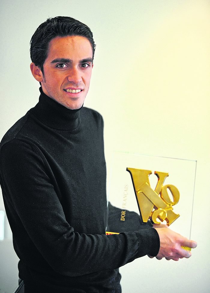 Alberto Contador recibe la Bicicleta de Oro 2008