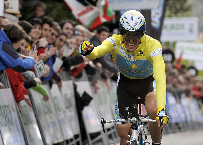 Contador arrolla en la crono y se lleva la Vuelta