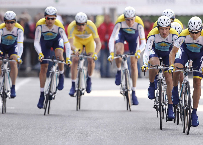 La UCI manda una advertencia al Astana por impago a algunos de sus ciclistas